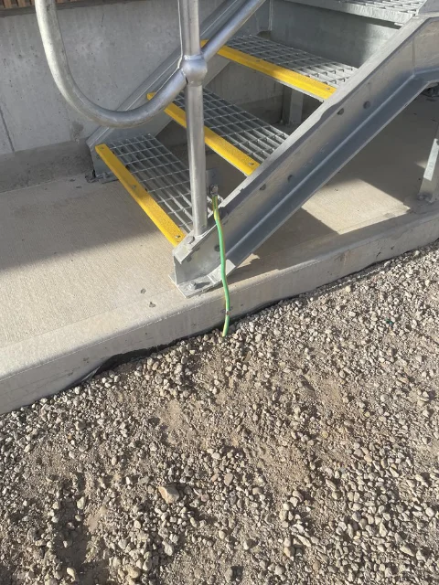 Handrail connection