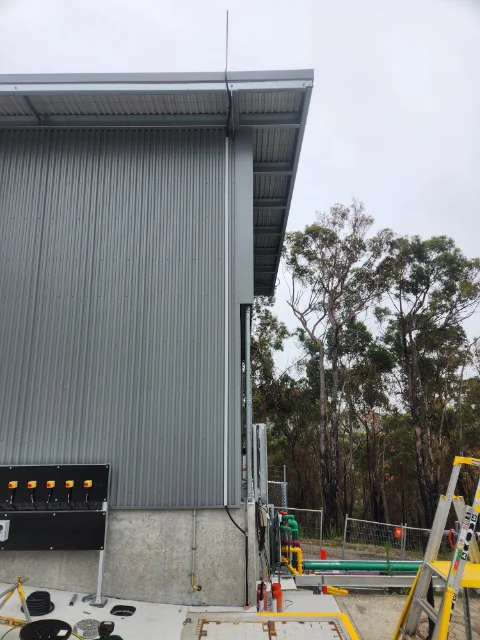 Lightning rod and down conductor