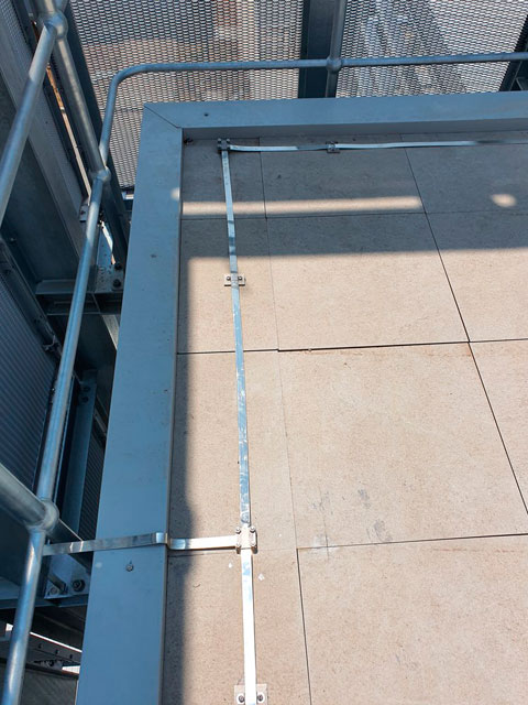 copper earth strap installation on roof of cdc data centre