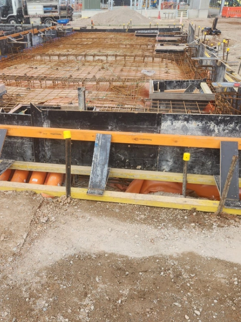 Embedded earthing of switch room and control room
