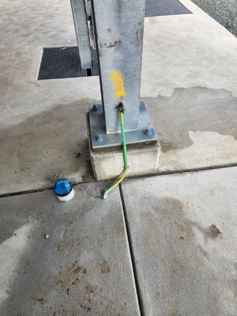 Structure connection