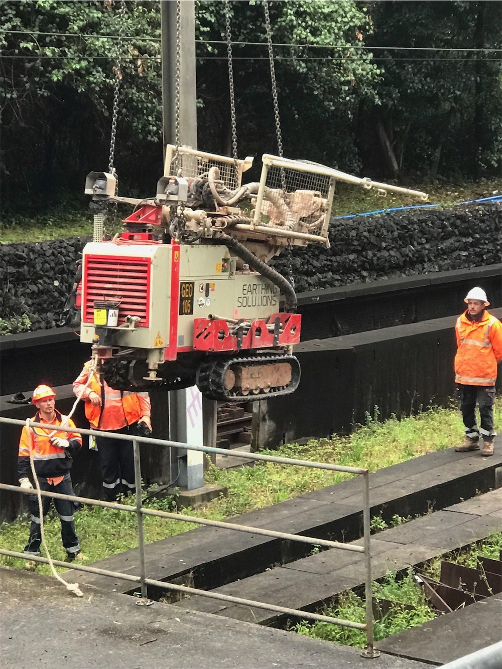 UGOH termination earthing Woollahra Railway Station